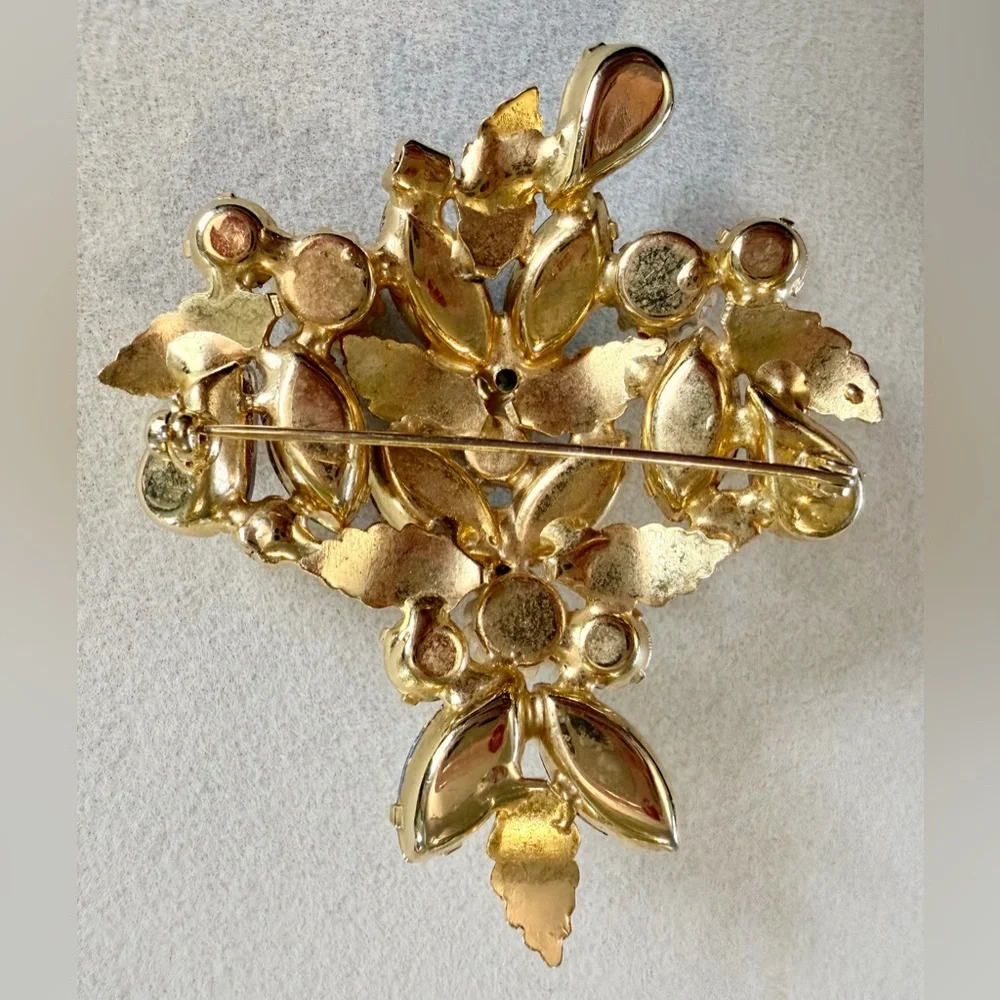 Vintage Floral Brooch, Attributed to Kramer, Gold Tone w/Glass & AB Rhinestone - Picture 2 of 3